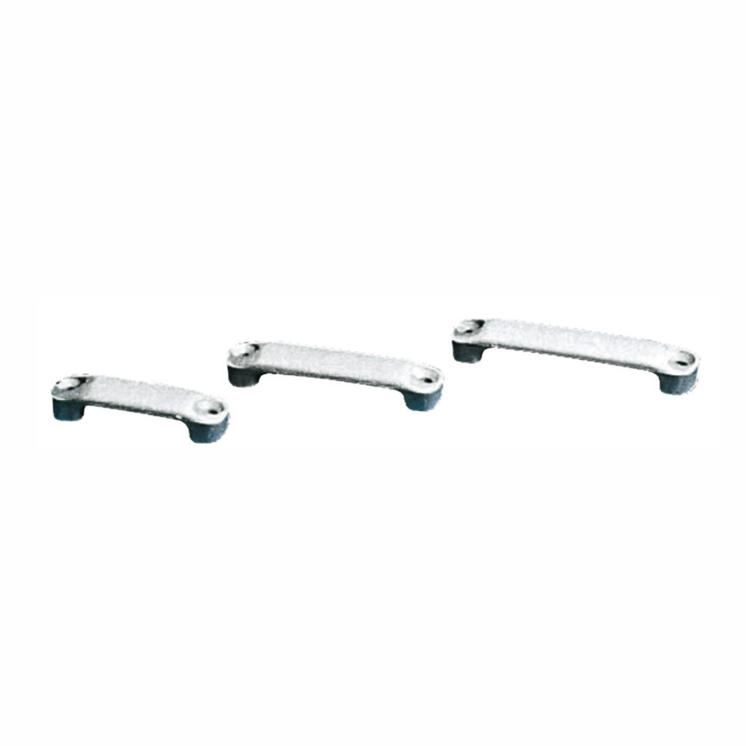 Tre ponticelli in nylon bianco da 30 mm di diverse dimensioni su sfondo bianco
