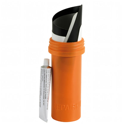 Kit riparazione arancione per tender con toppe nere e tubetto adesivo incluso