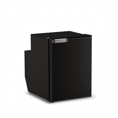 Frigorifero Vitrifrigo C60i Chromelock nero con maniglia cromata, vista di tre quarti