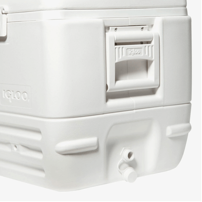 Dettaglio laterale ghiacciaia Igloo Quick and Cool 150 QT bianca con maniglia e tappo scarico