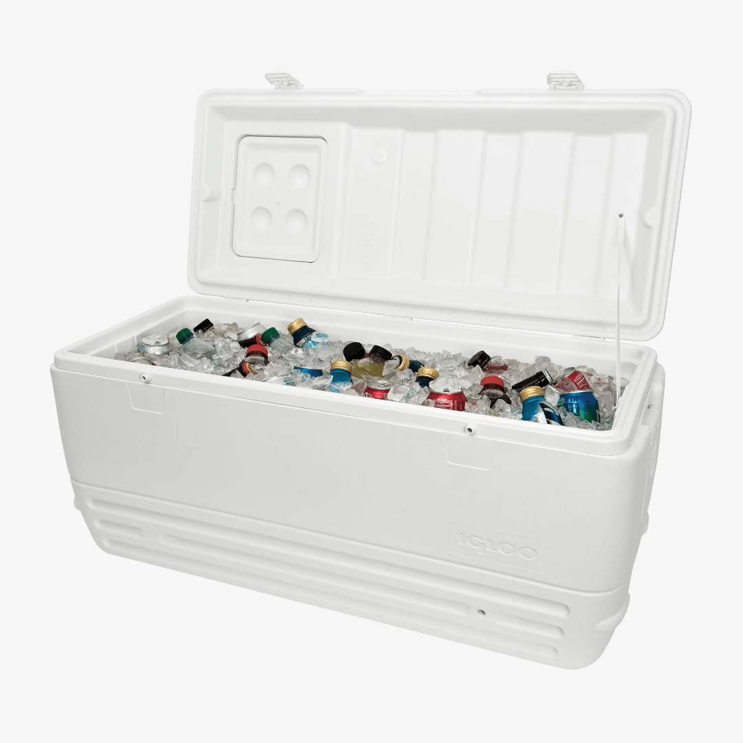 Ghiacciaia Igloo Quick and Cool 150 QT bianca aperta con bevande e ghiaccio, 142 lt, in plastica rigida