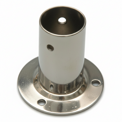 Base tonda 90° acciaio inox lucido con tubo cilindrico verticale e flangia forata per fissaggio