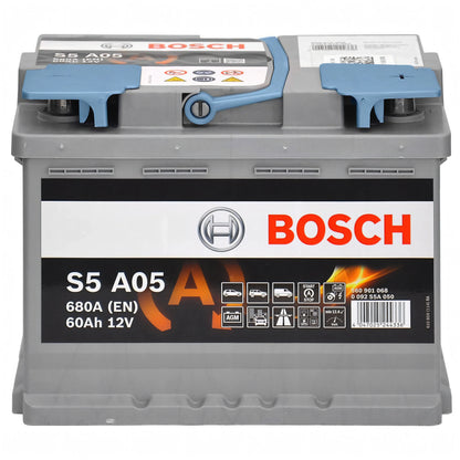 Batteria servizi AGM Bosch S5 A05 12V 60Ah, involucro grigio con etichetta nera e copri-terminali blu