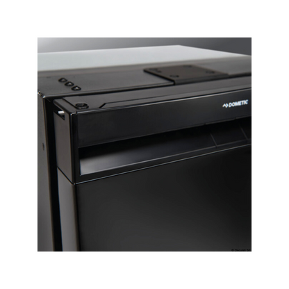 Frigorifero Dometic NRX serie nero scuro con compressore 3 modalità per barca e camper.