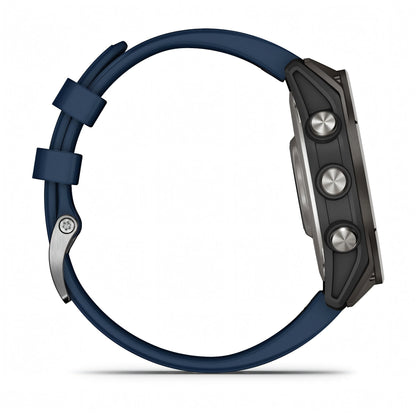 Garmin quatix 8 AMOLED dettaglio cinturino e sensori polso