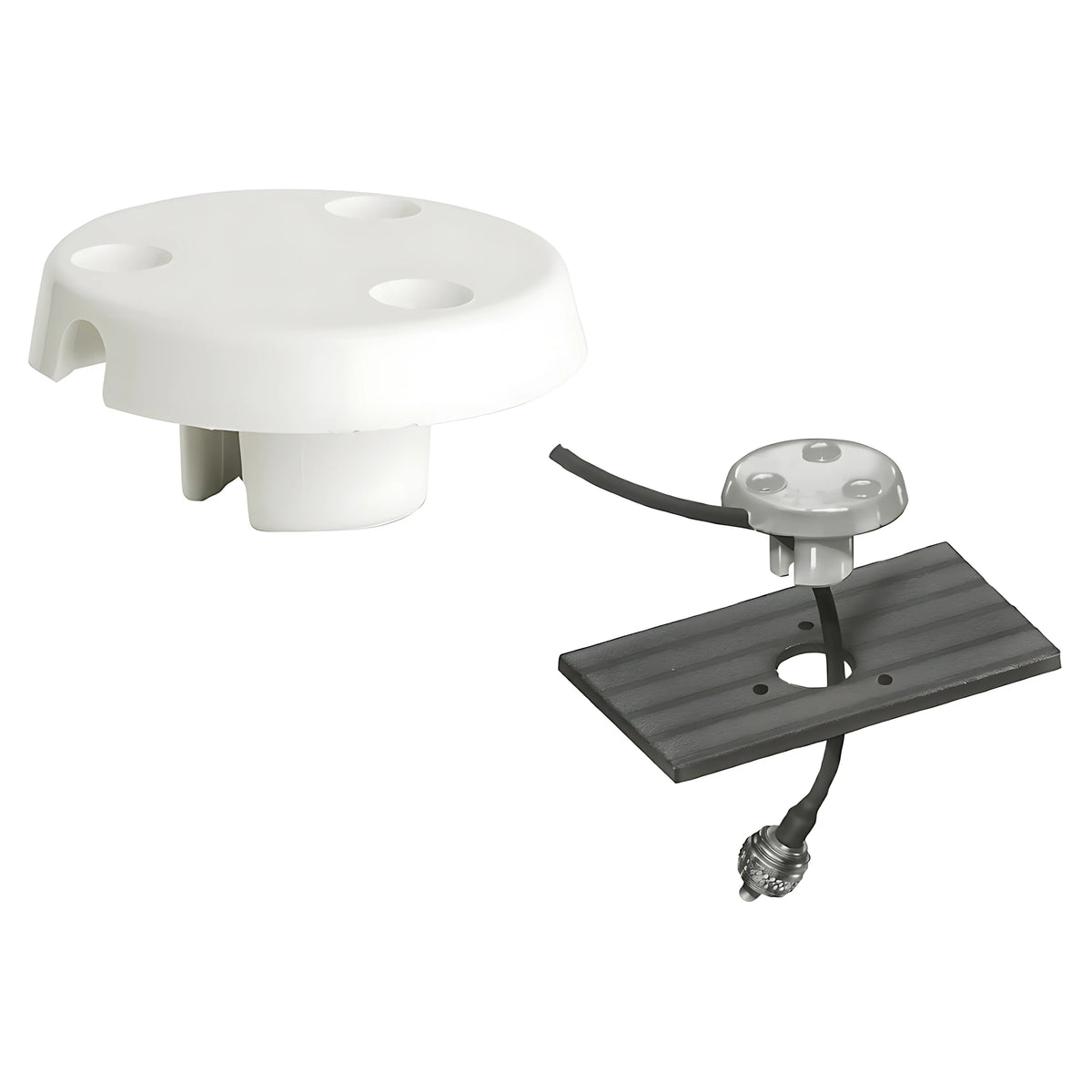 Passacavo stagno Glomex RA140 in nylon bianco per il passaggio di uno o due cavi coassiali VHF su imbarcazioni. Foro di montaggio 25 mm.