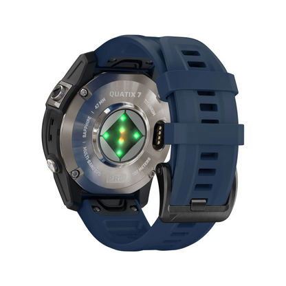Retro orologio Garmin Quatix 7 Pro titanio 47mm, cinturino silicone blu navy, sensori ottici verdi e GPS multi-banda
