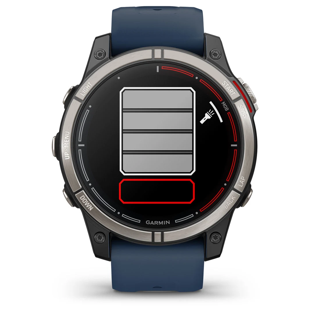 Orologio Garmin Quatix 7 Pro con cinturino blu navy, cassa titanio e display batteria scarica
