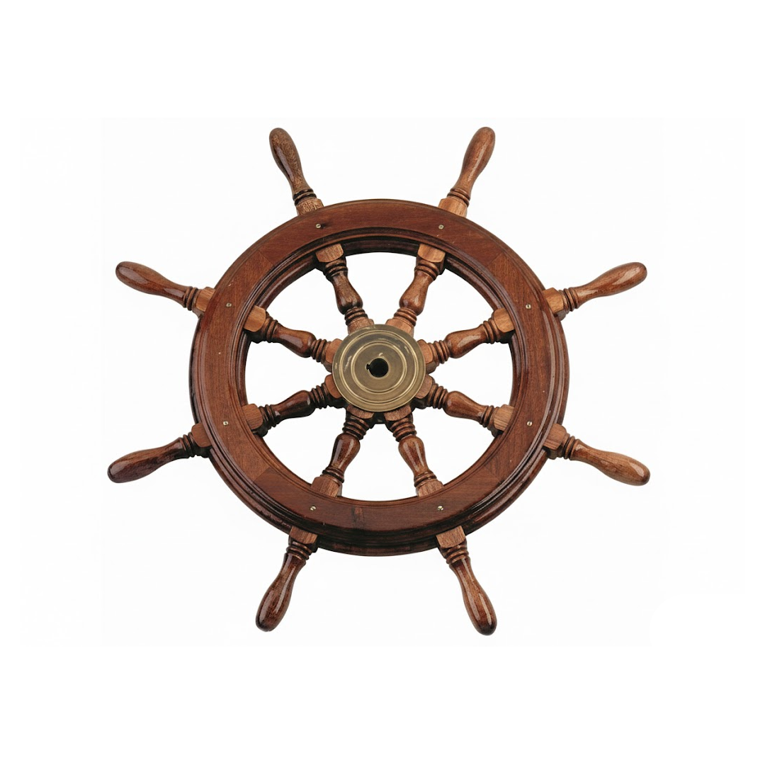 Ruota timone nautica classica a caviglie in legno di mogano con mozzo centrale in ottone lucido.