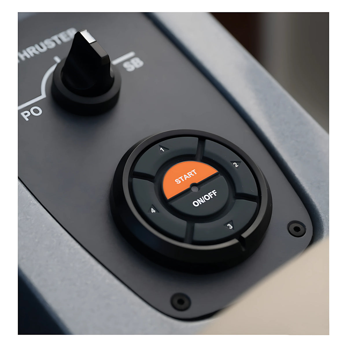 Sistema CoastKey per avviamento motori senza chiavi e sicurezza MOB wireless. Include pannello PIN, centralina e telecomando FOB per barche.