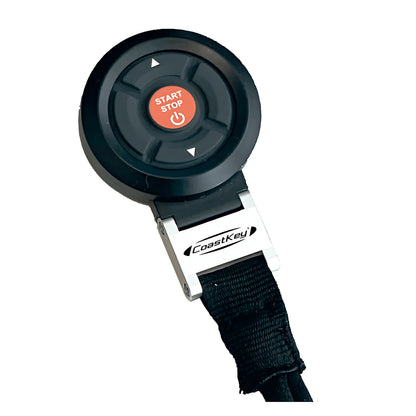 Sistema CoastKey per avviamento motori senza chiavi e sicurezza MOB wireless. Include pannello PIN, centralina e telecomando FOB per barche.